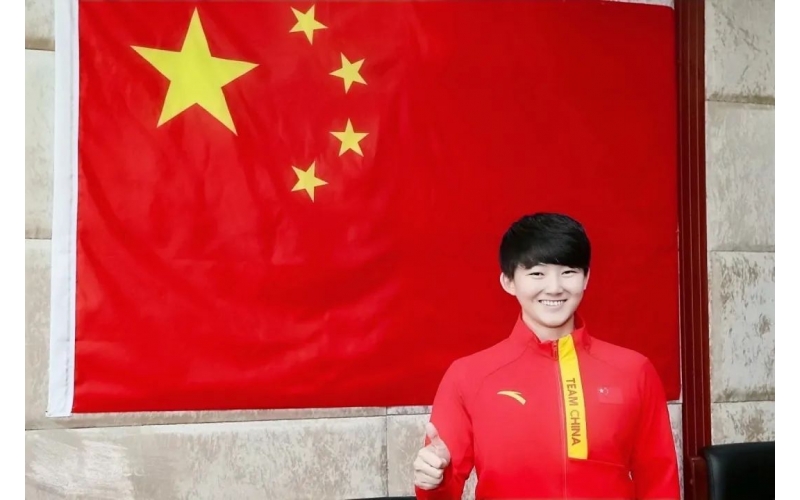 來了，世界冠軍宮乃瑩！